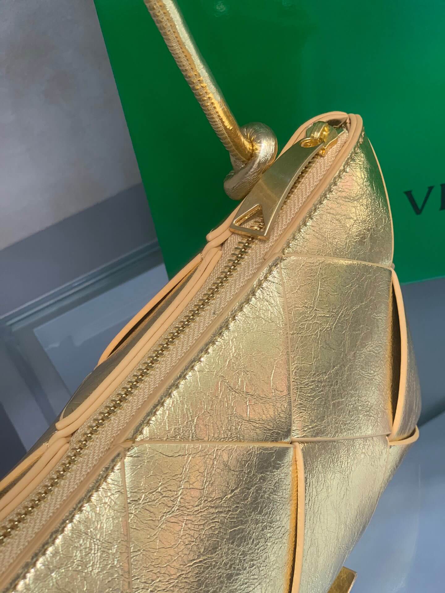 BV Pouch