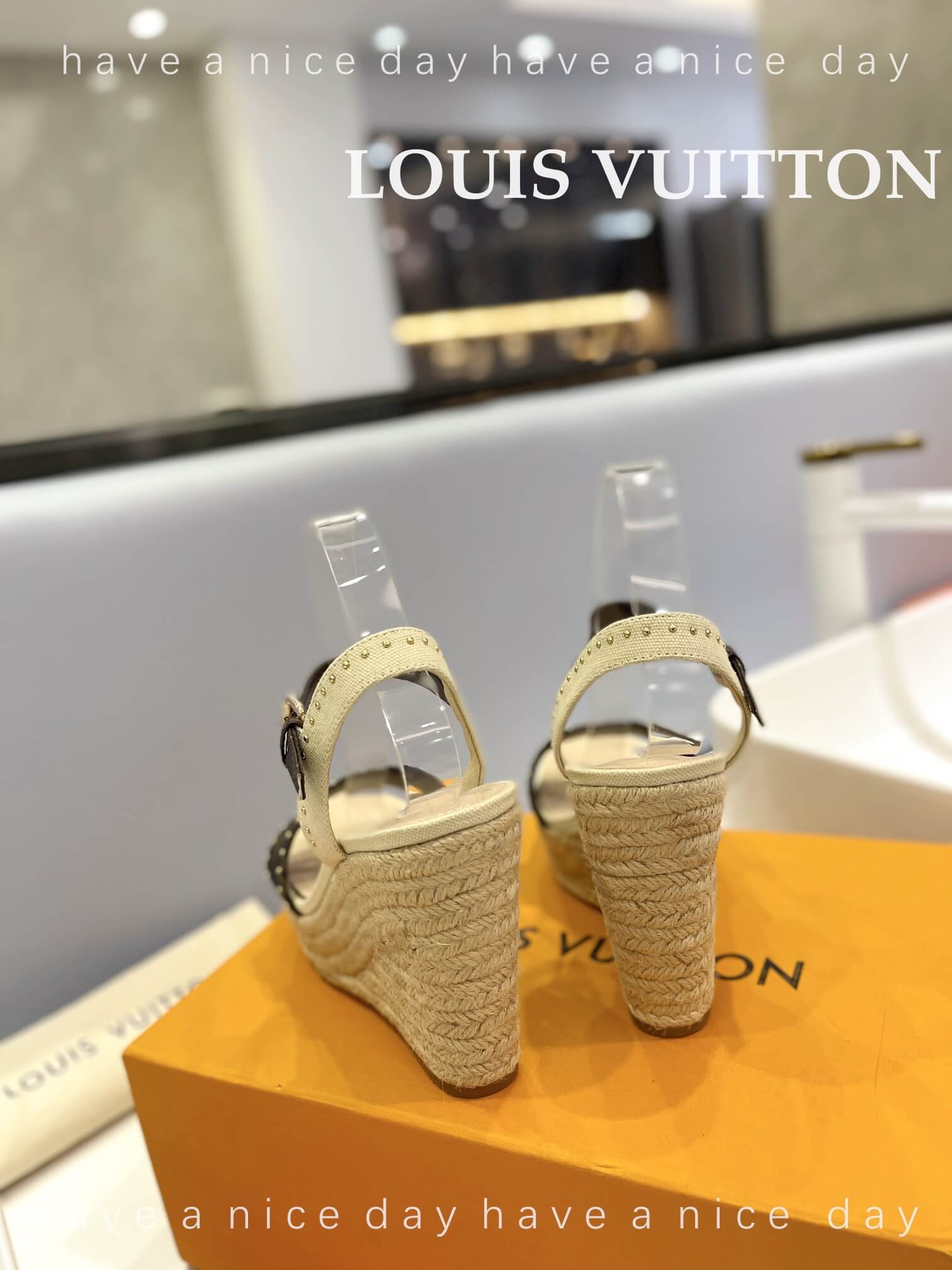 LOUIV Wedges