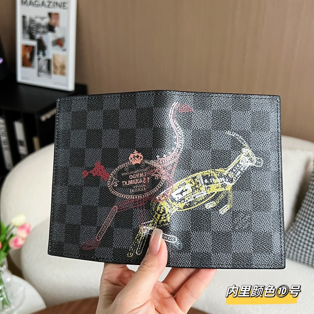 LOUIV Passport Cover