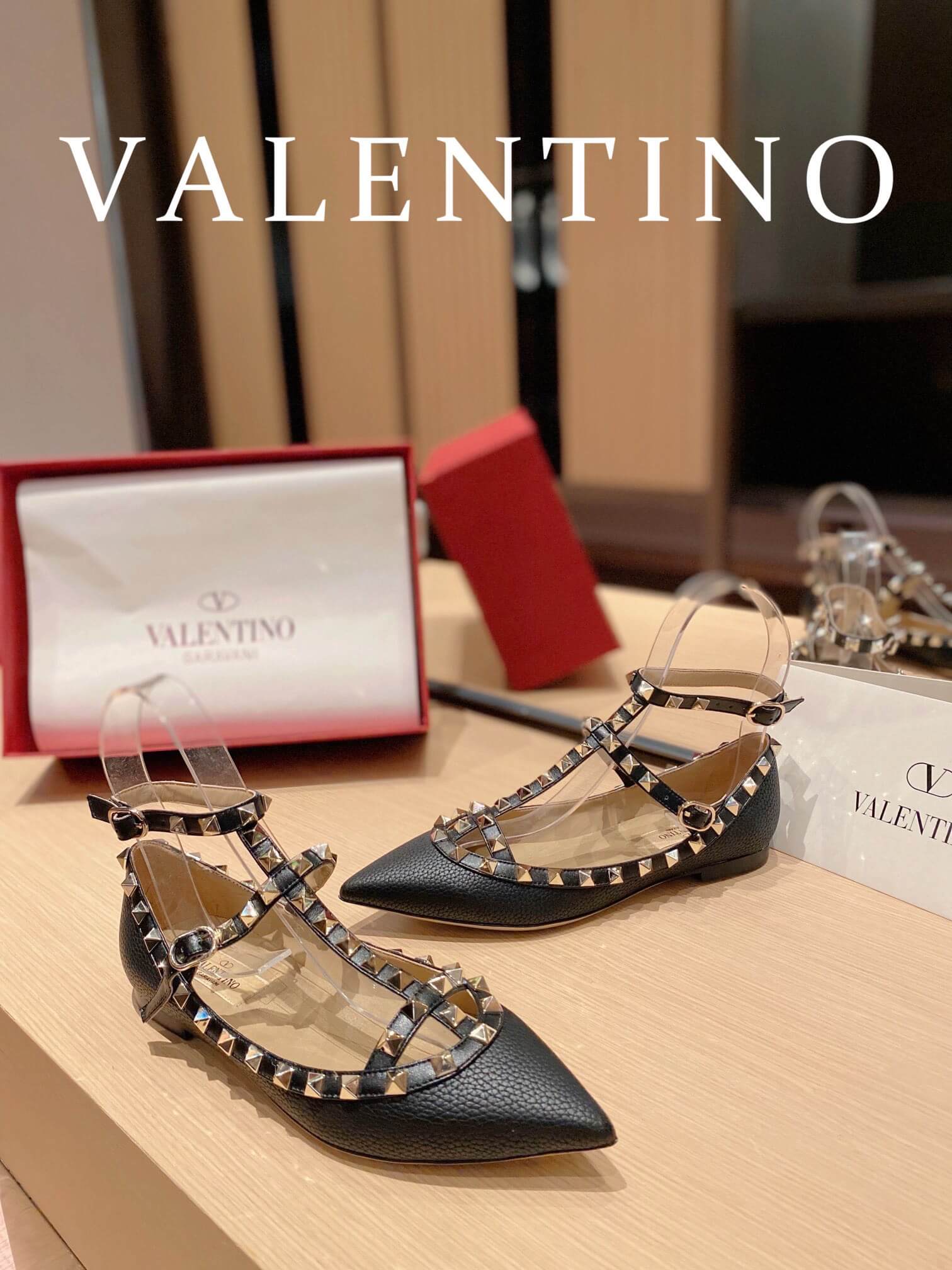 VALEN Rockstuds Sandals