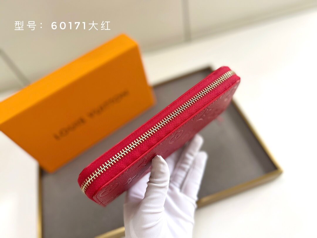 LOUIV Zippy Clemence Wallet