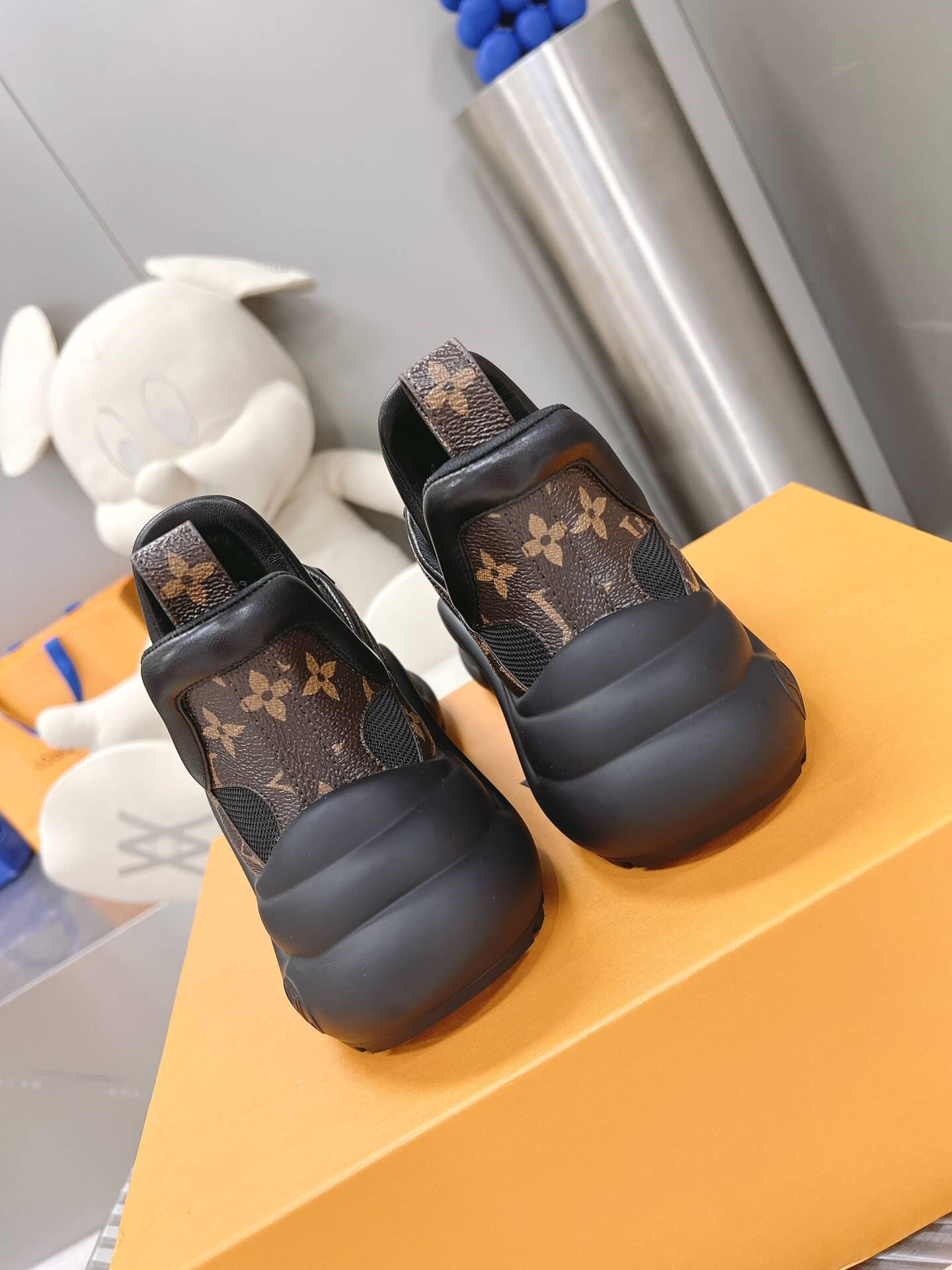 LOUIV Archlight Sneakers