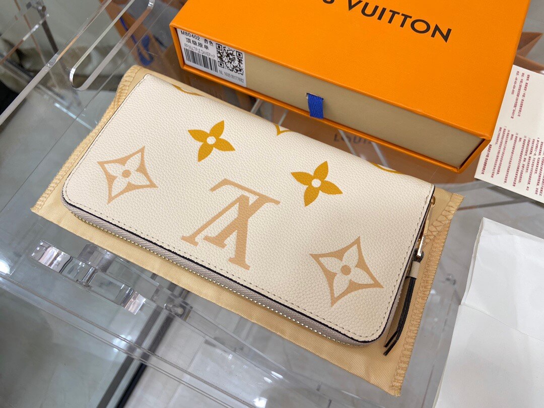 LOUIV Zippy Wallet By The Pool
