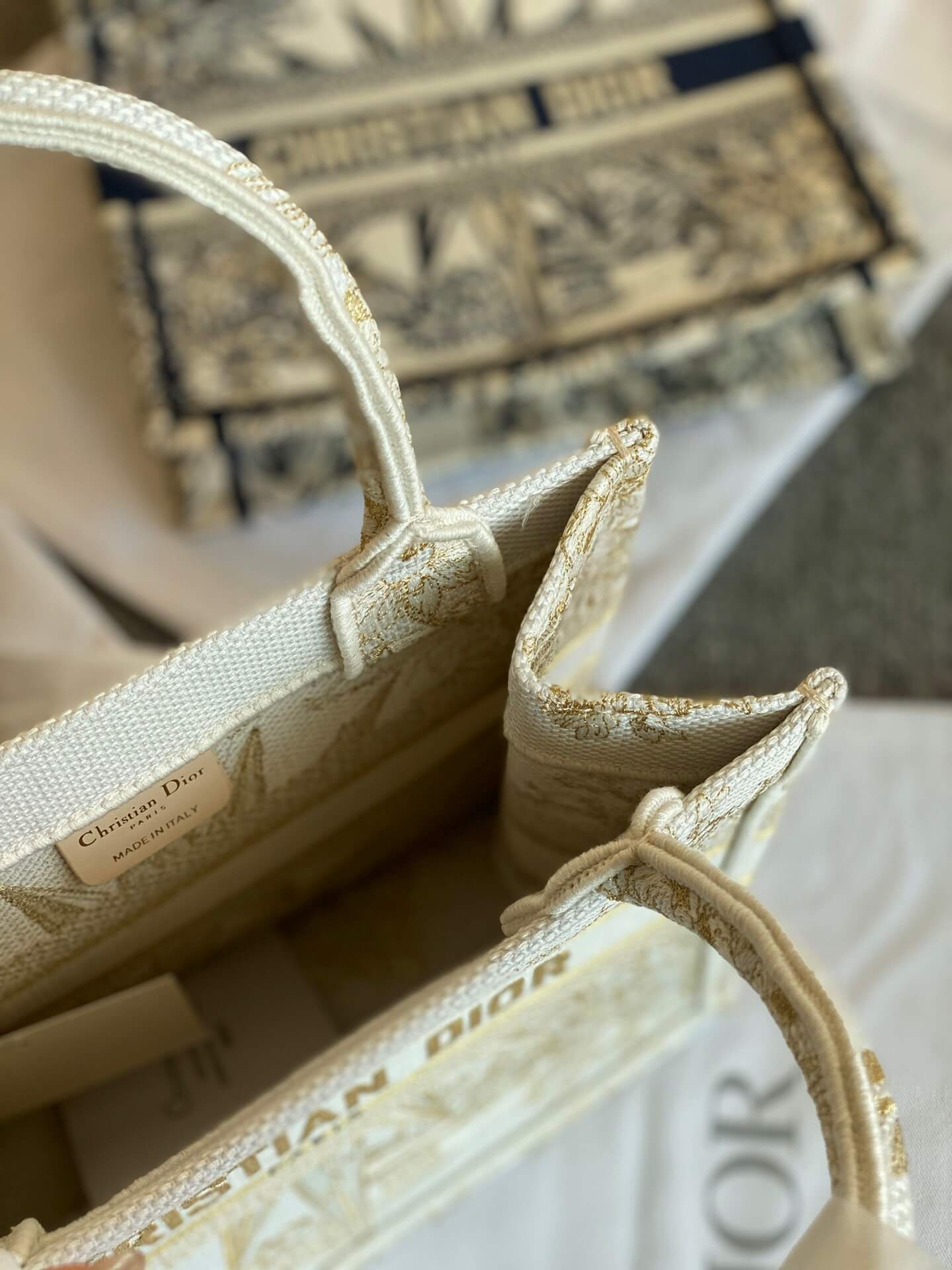 CD Booktote 25