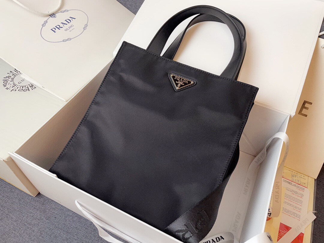 PR Vintage Nylon Tote