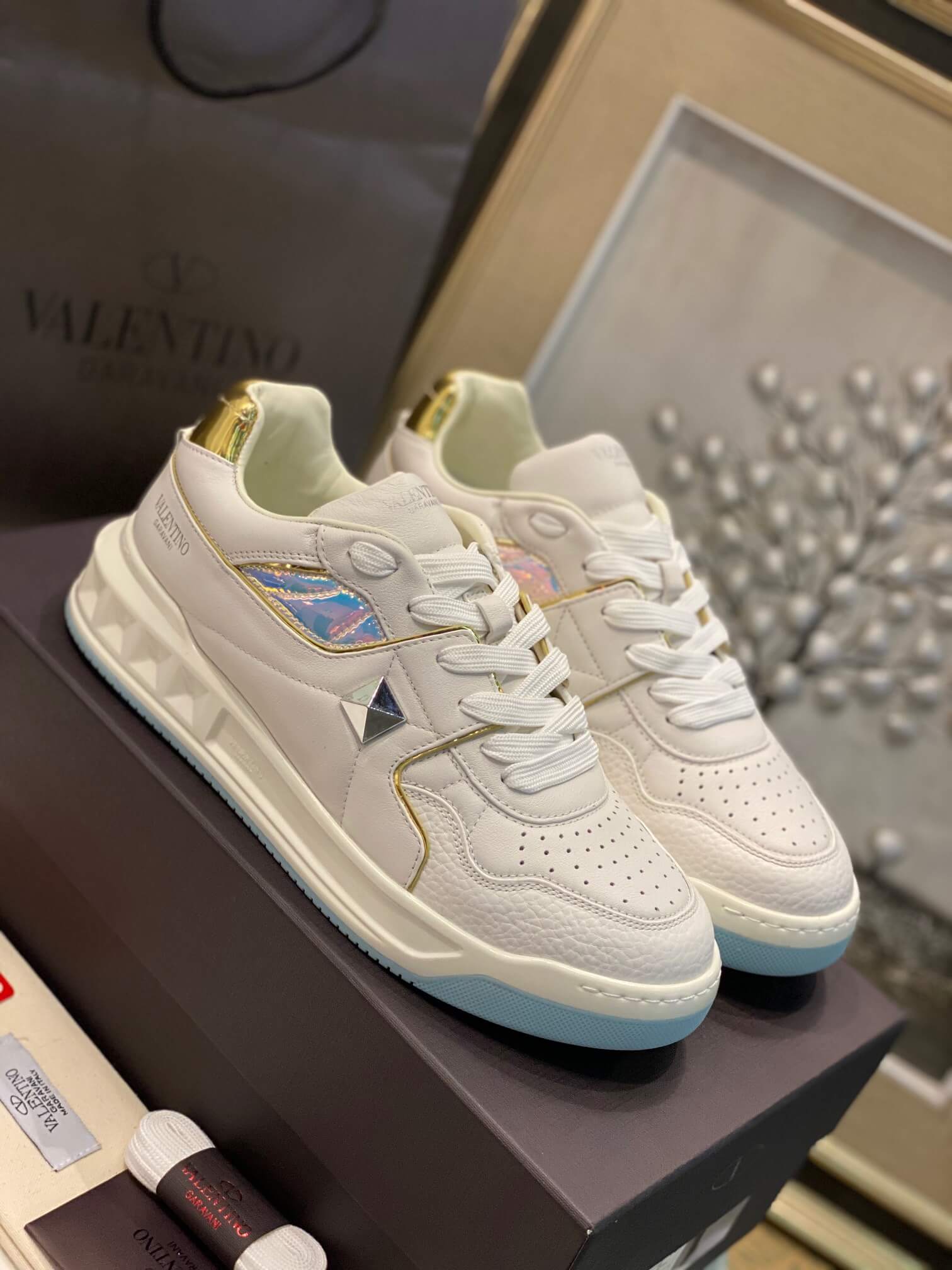 VALEN Sneakers