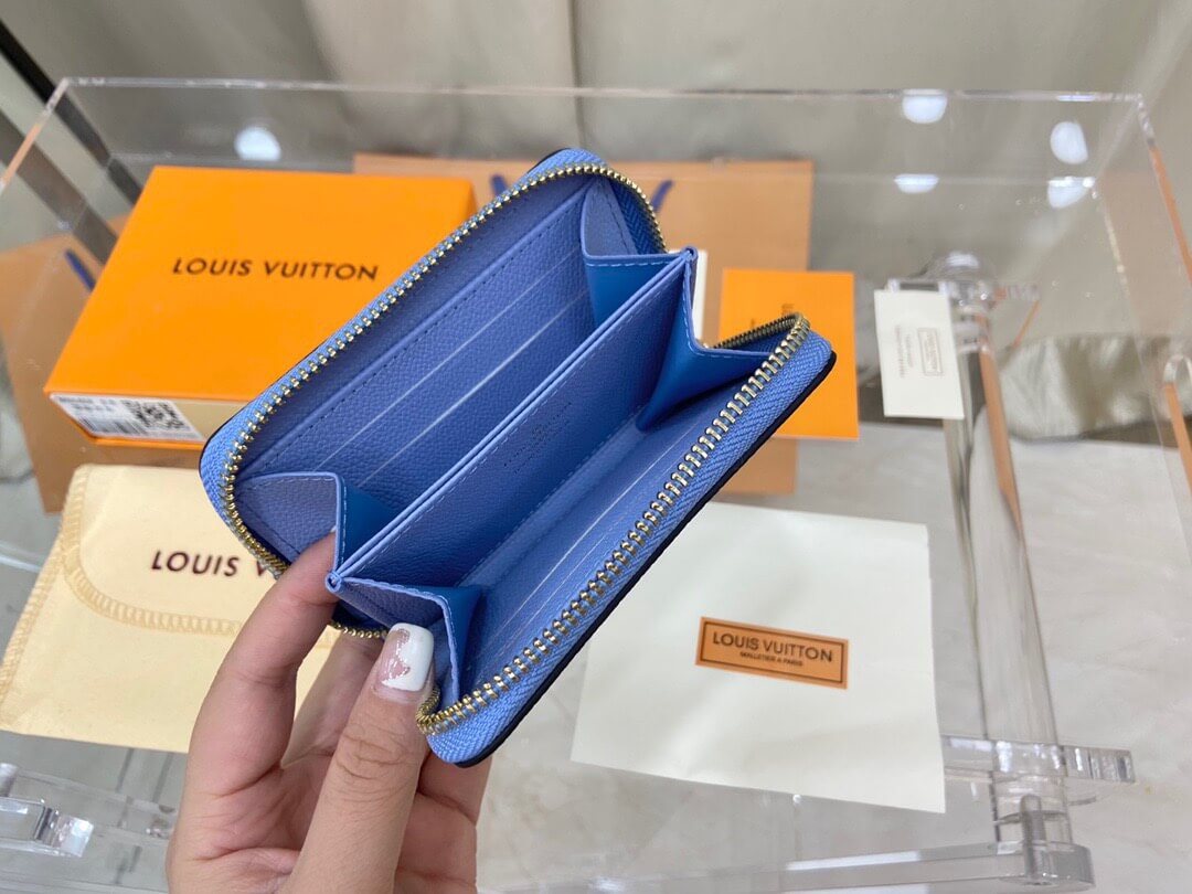 LOUIV Coin Purse By The Pool