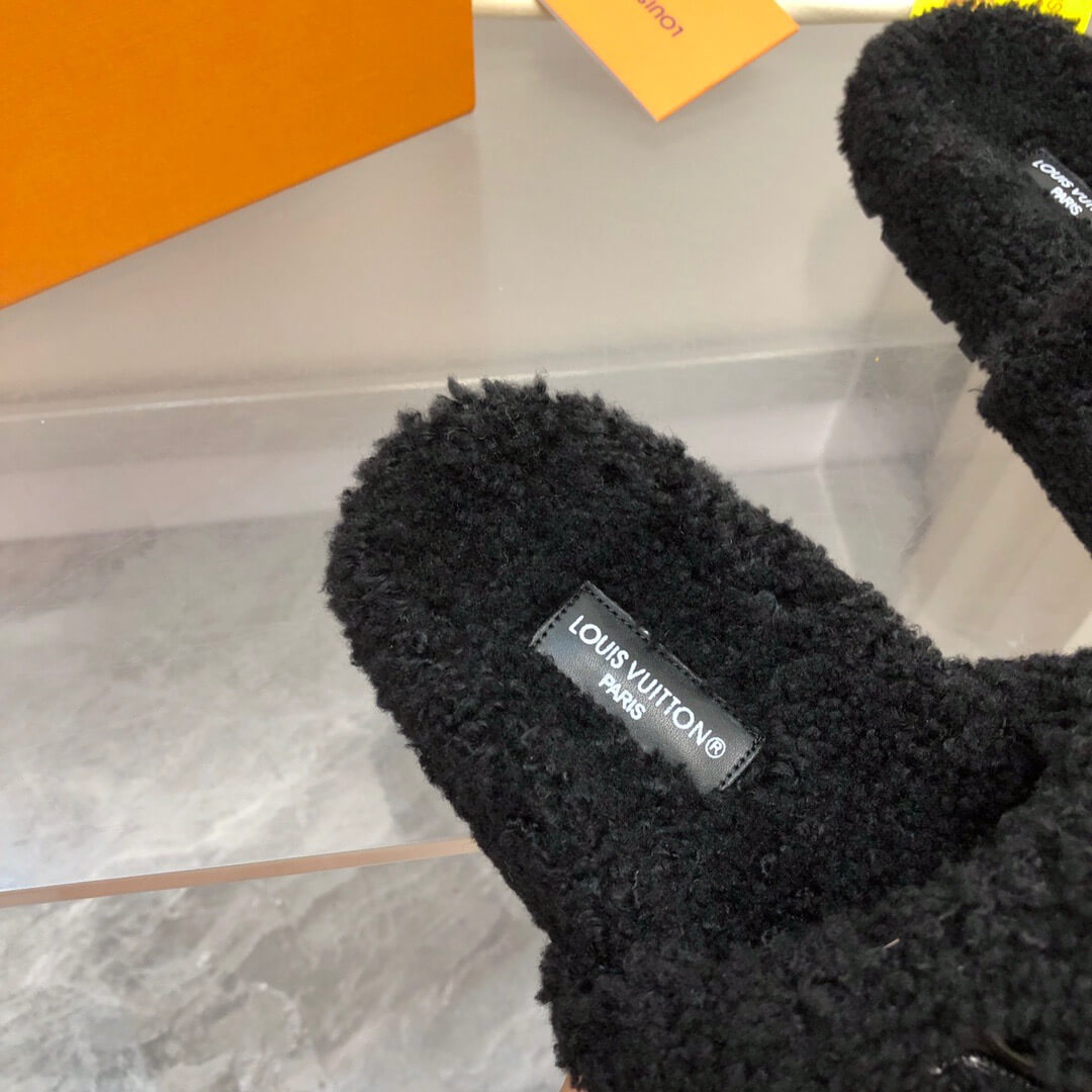 LOUIV Fur Slides