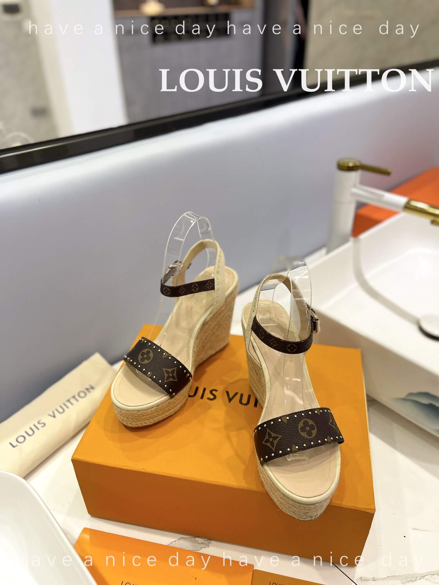 LOUIV Wedges