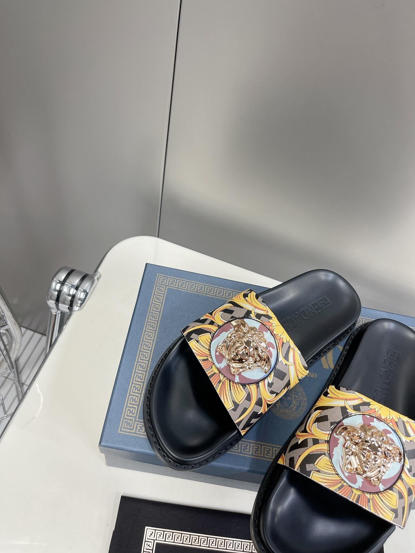 Fendace Slides