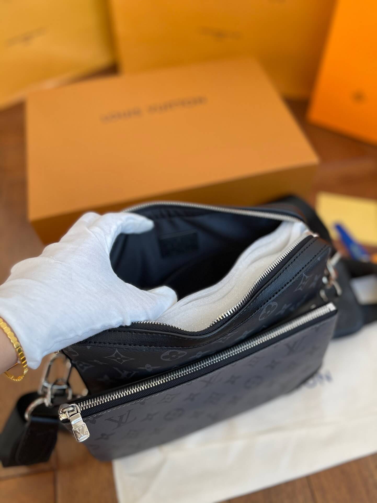 LOUIV Men Bag