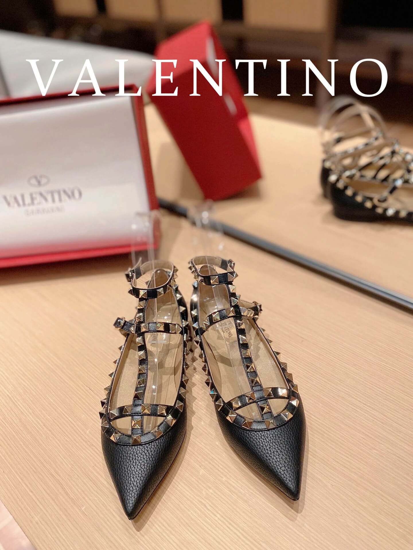 VALEN Rockstuds Sandals