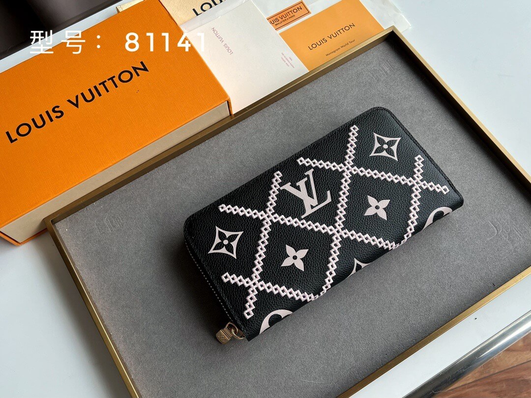 LOUIV Zippy Vernis Wallet
