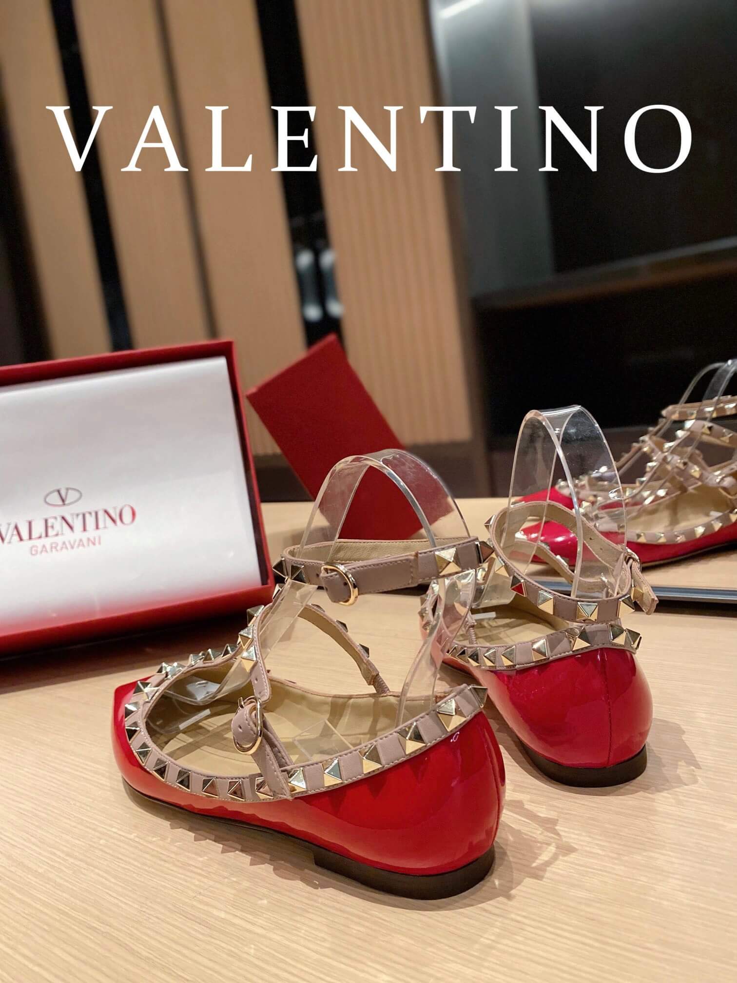 VALEN Rockstuds Sandals