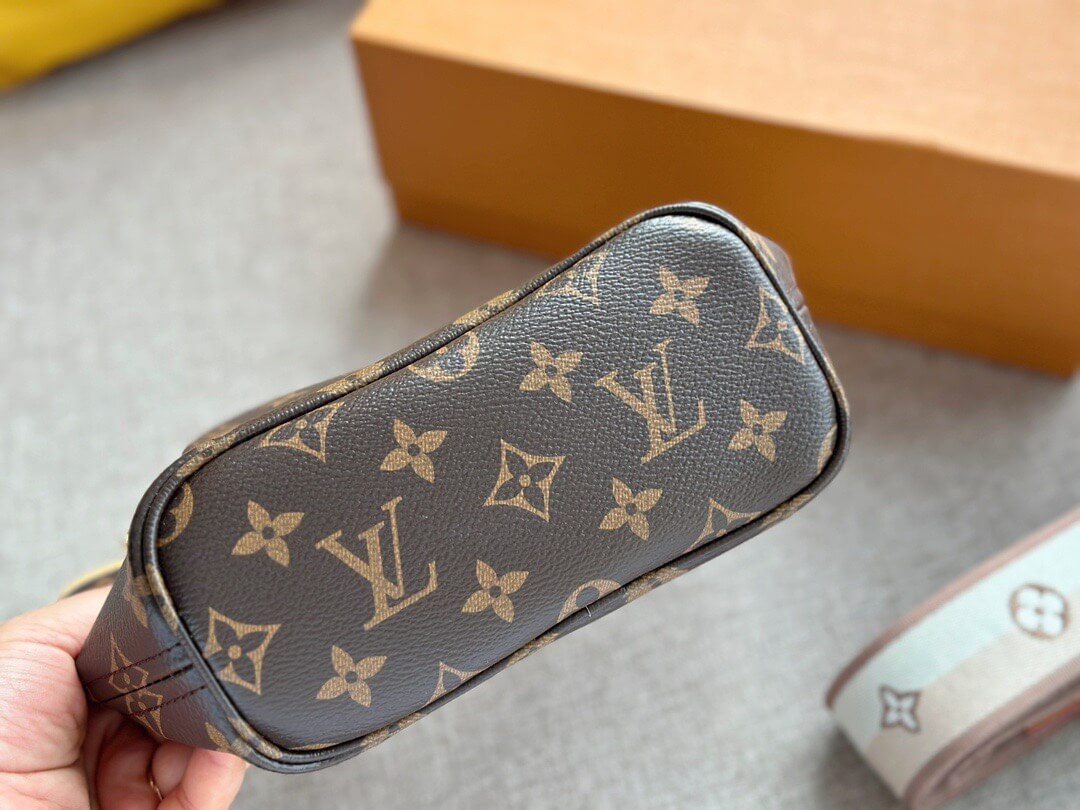 LOUIV Neverfull BB
