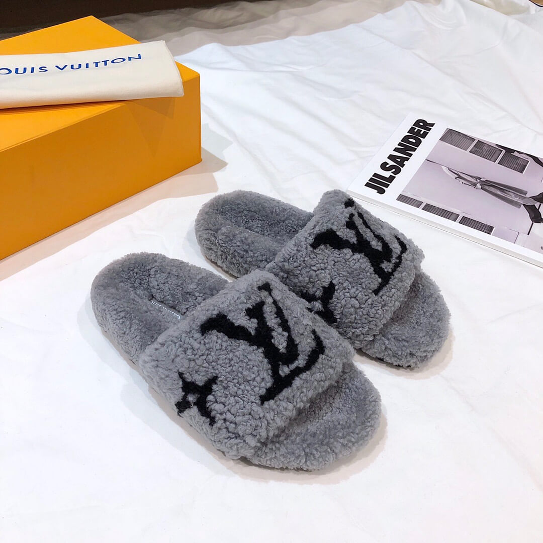 LOUIV Fur Slides