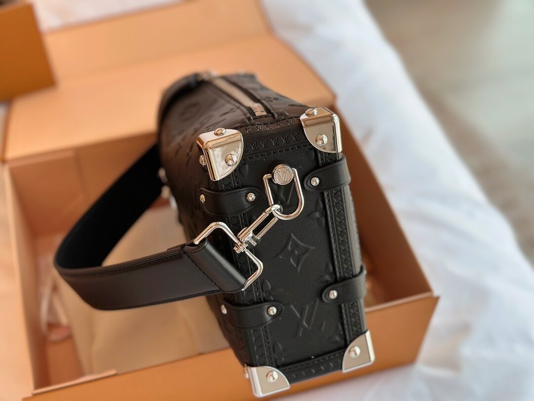 LOUIV Soft Trunk