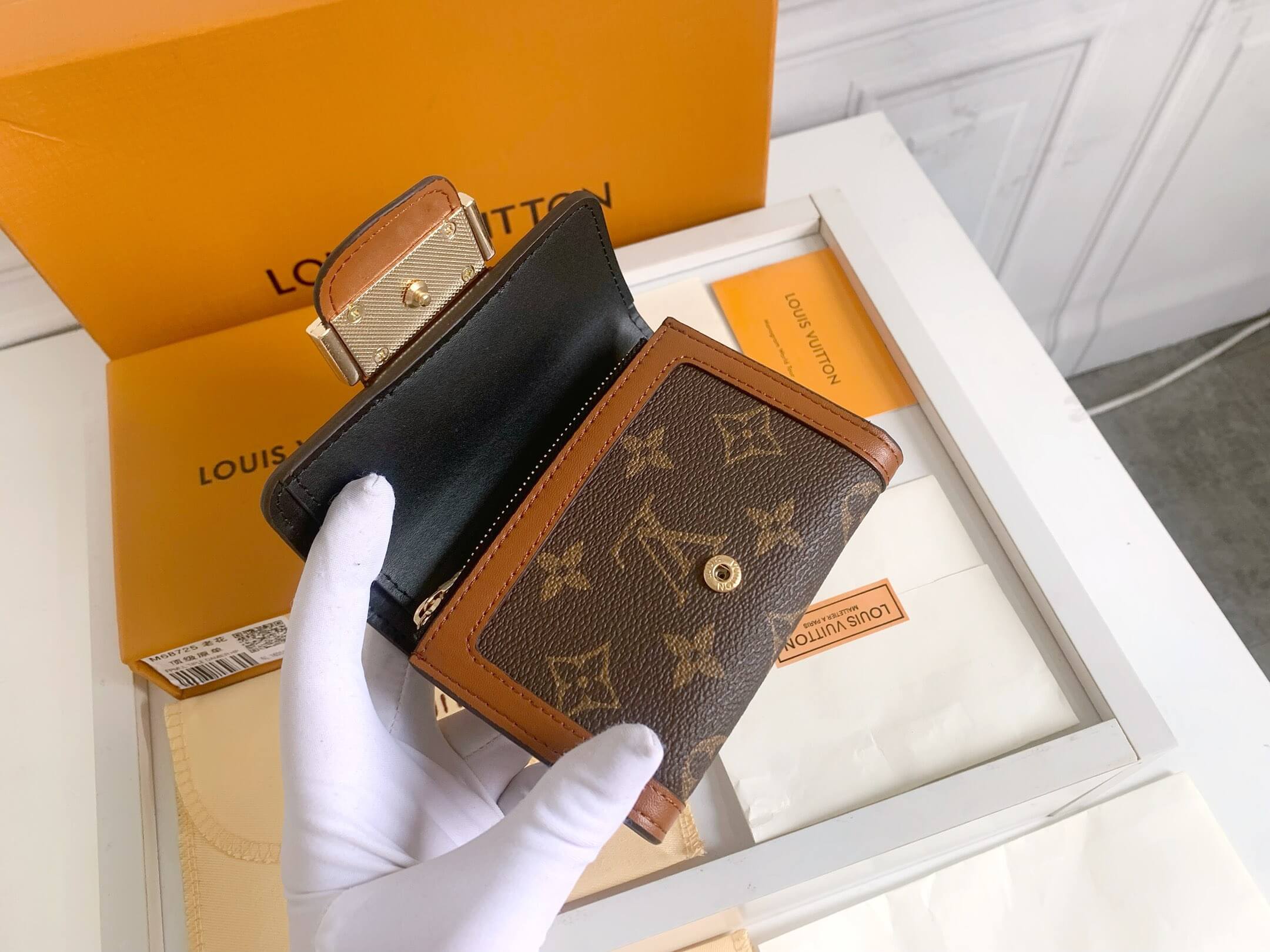 LOUIV Dauphine Wallet