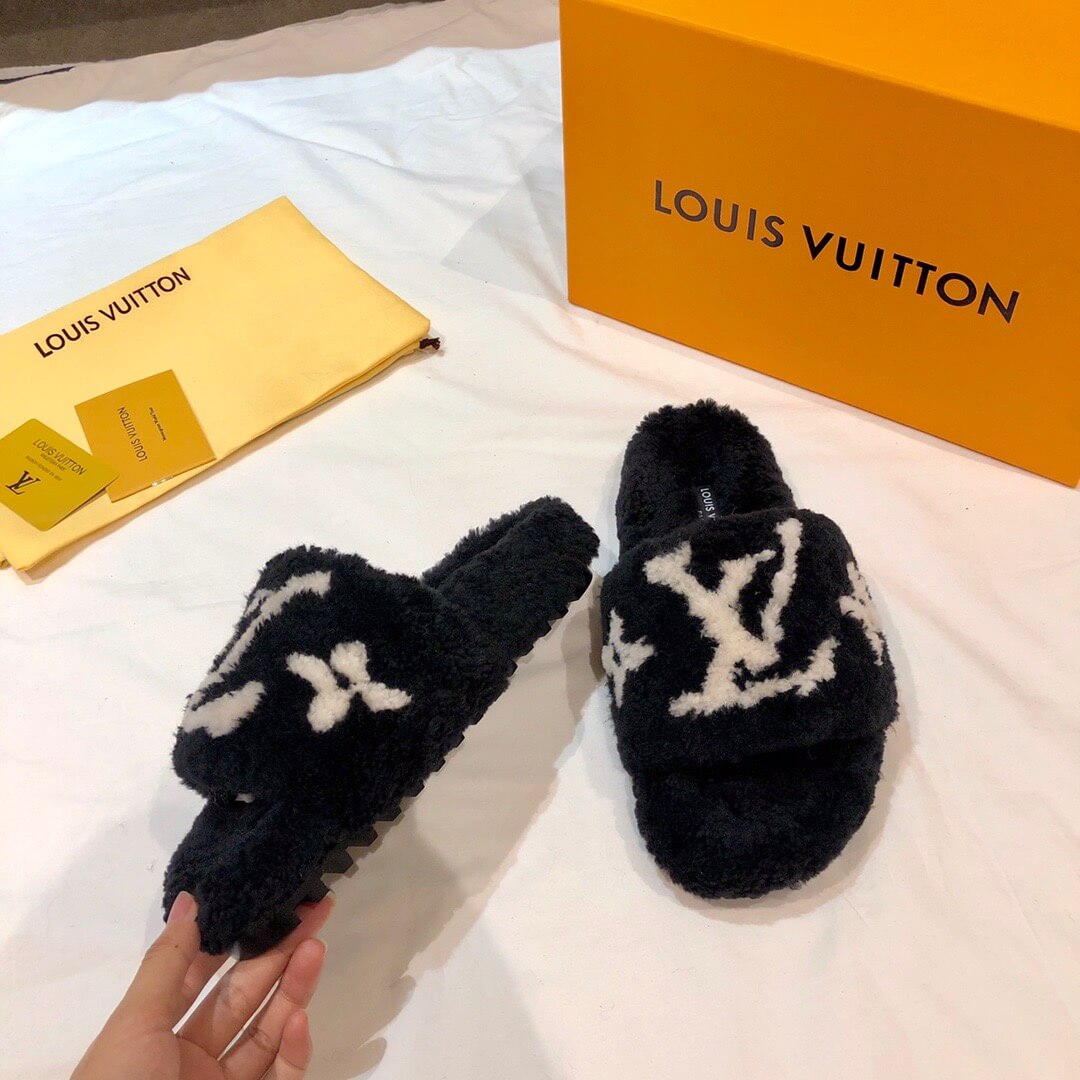 LOUIV Fur Slides