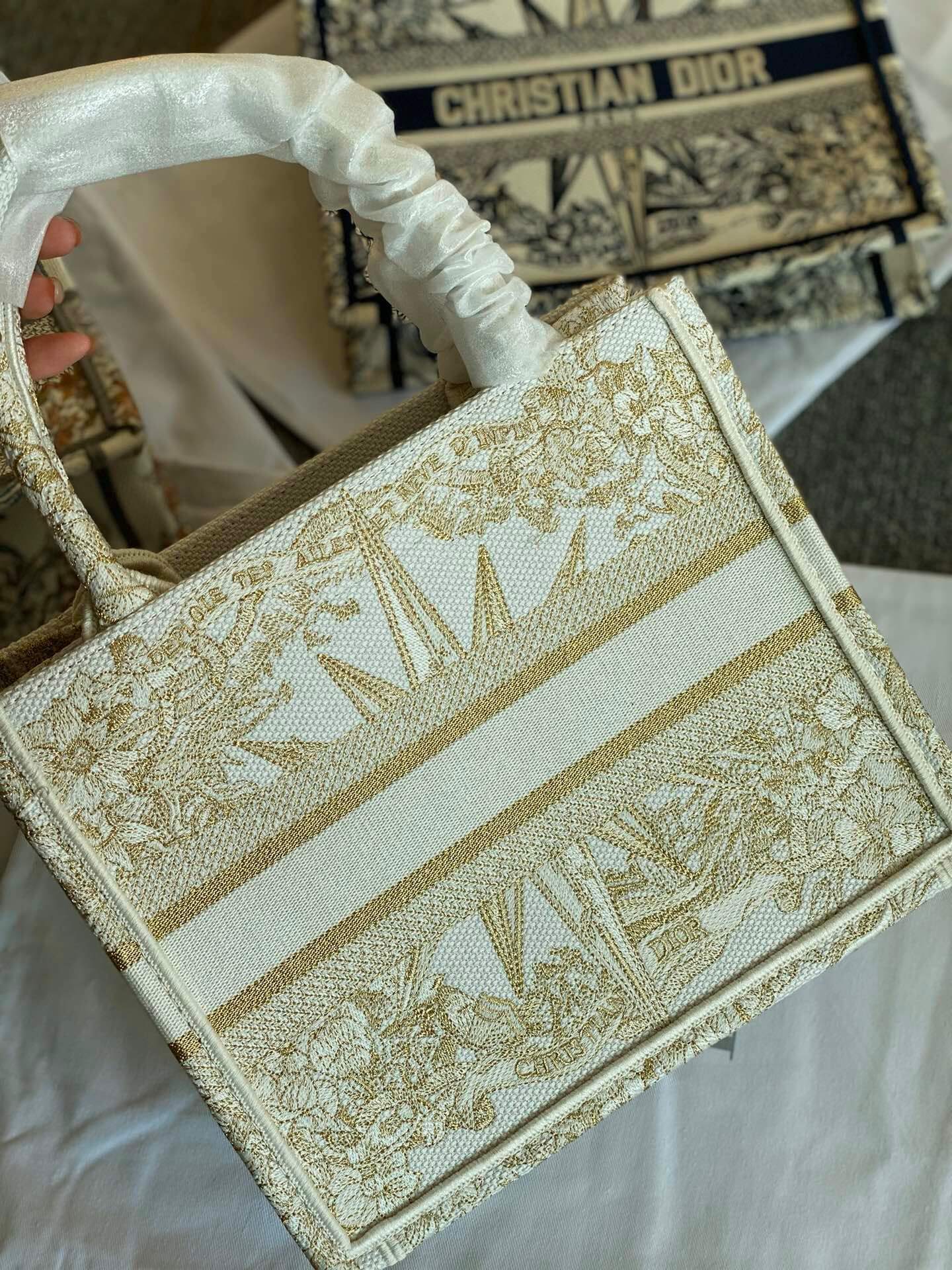 CD Booktote 25