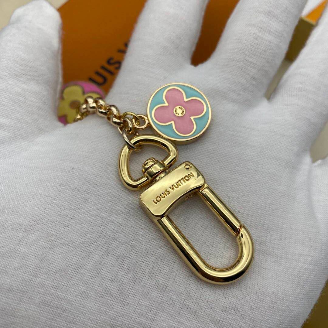 LvLOUIV Key Chain