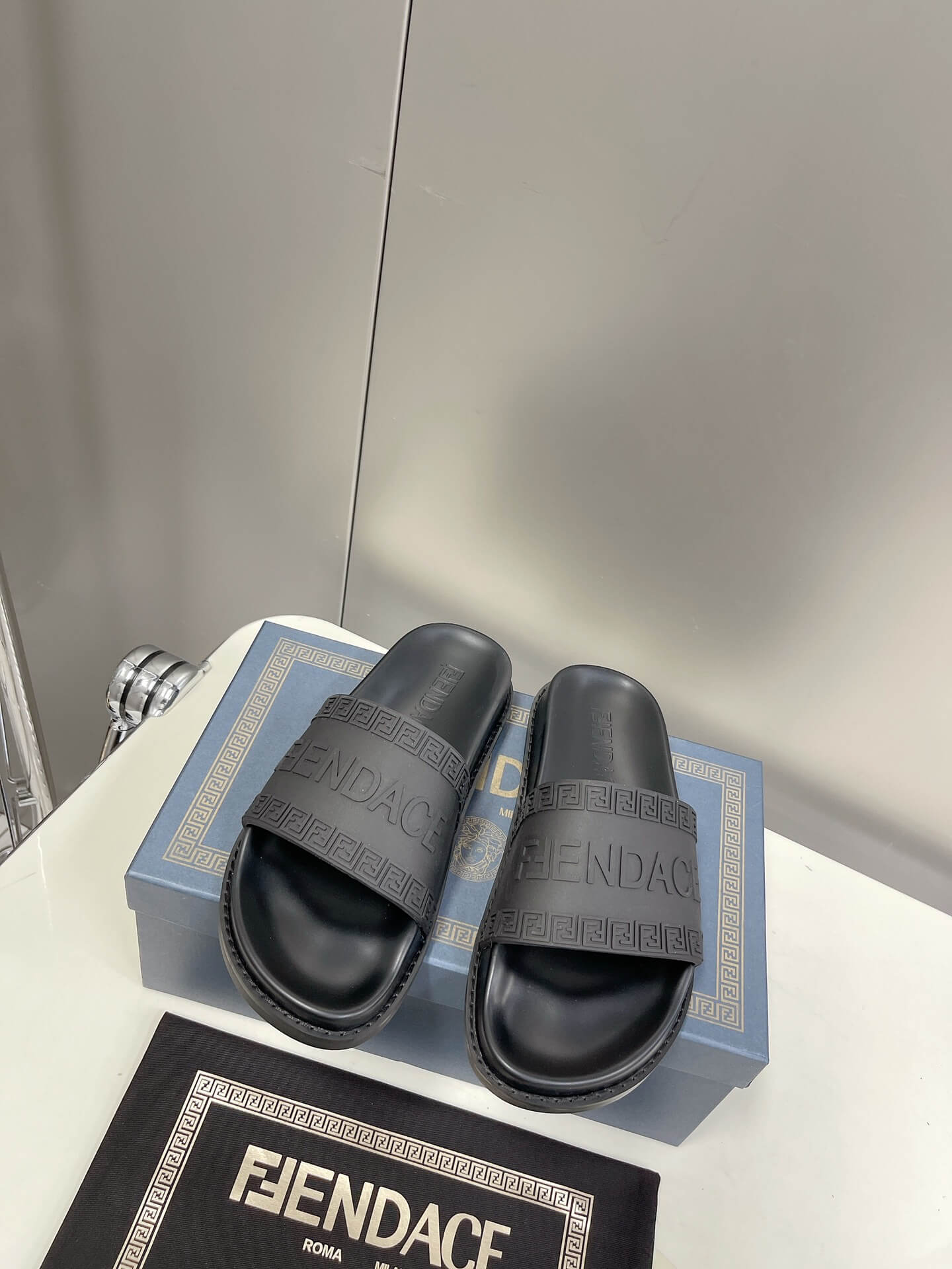Fendace Slides
