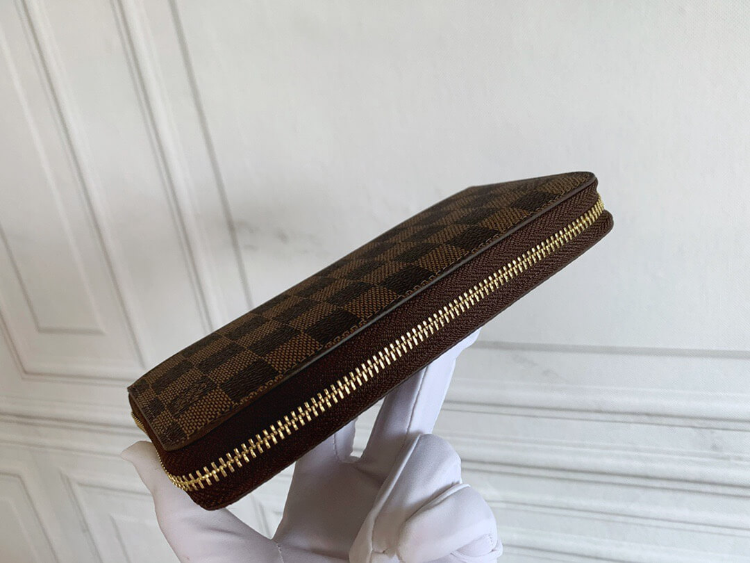 LOUIV Zippy Wallet
