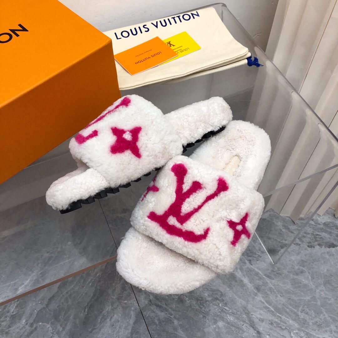LOUIV Fur Slides