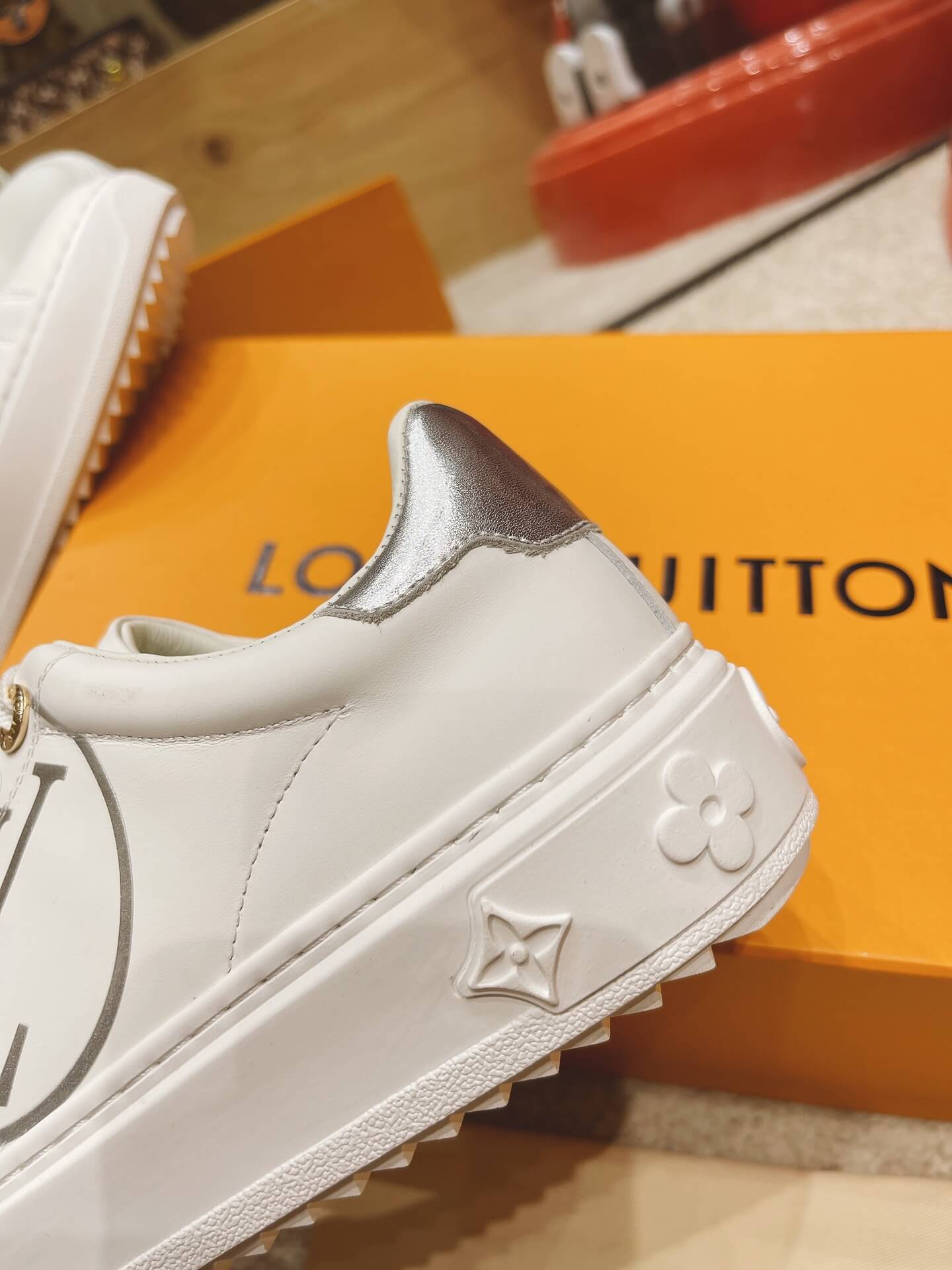 LOUIV Sneakers