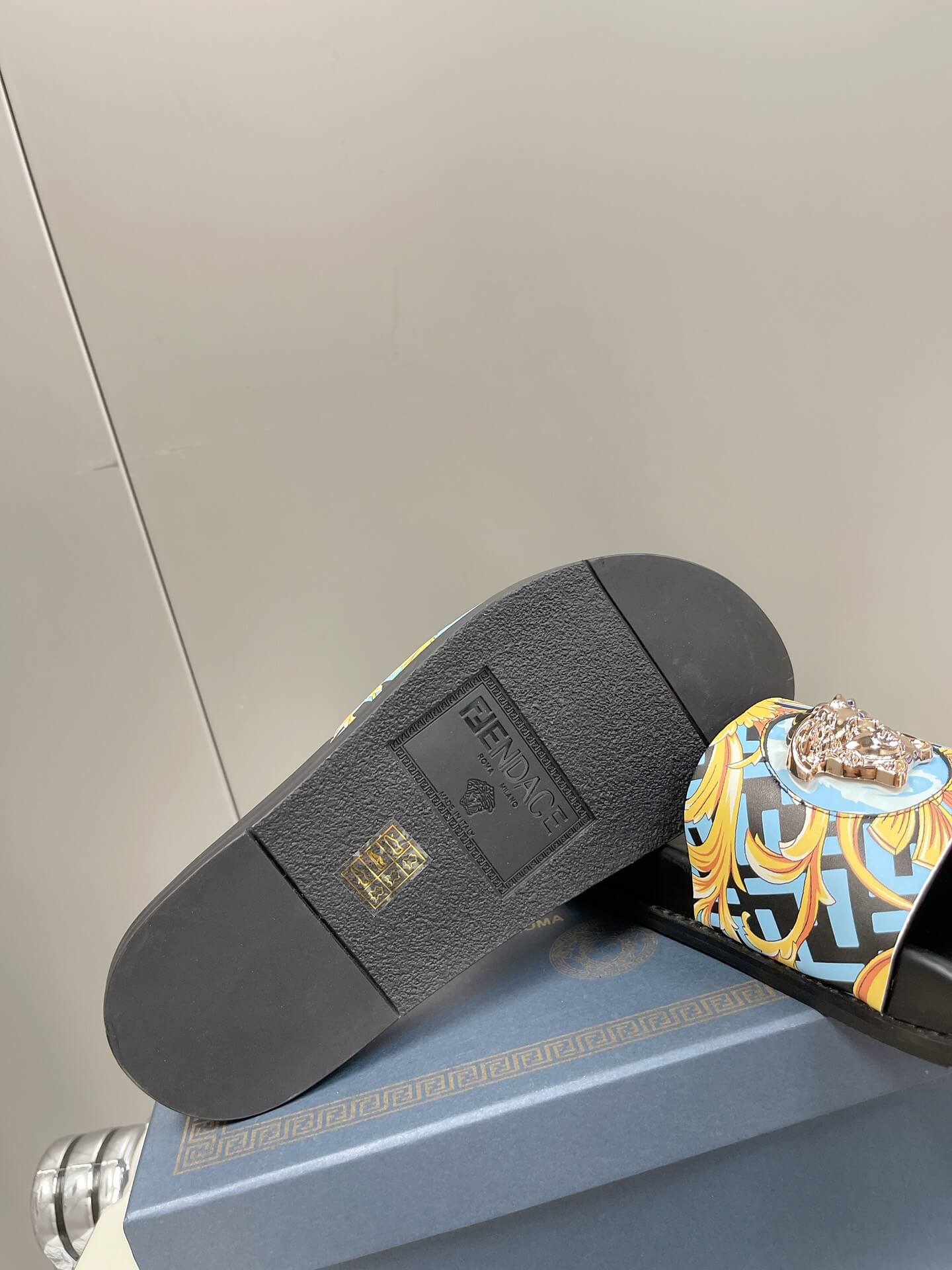 Fendace Slides