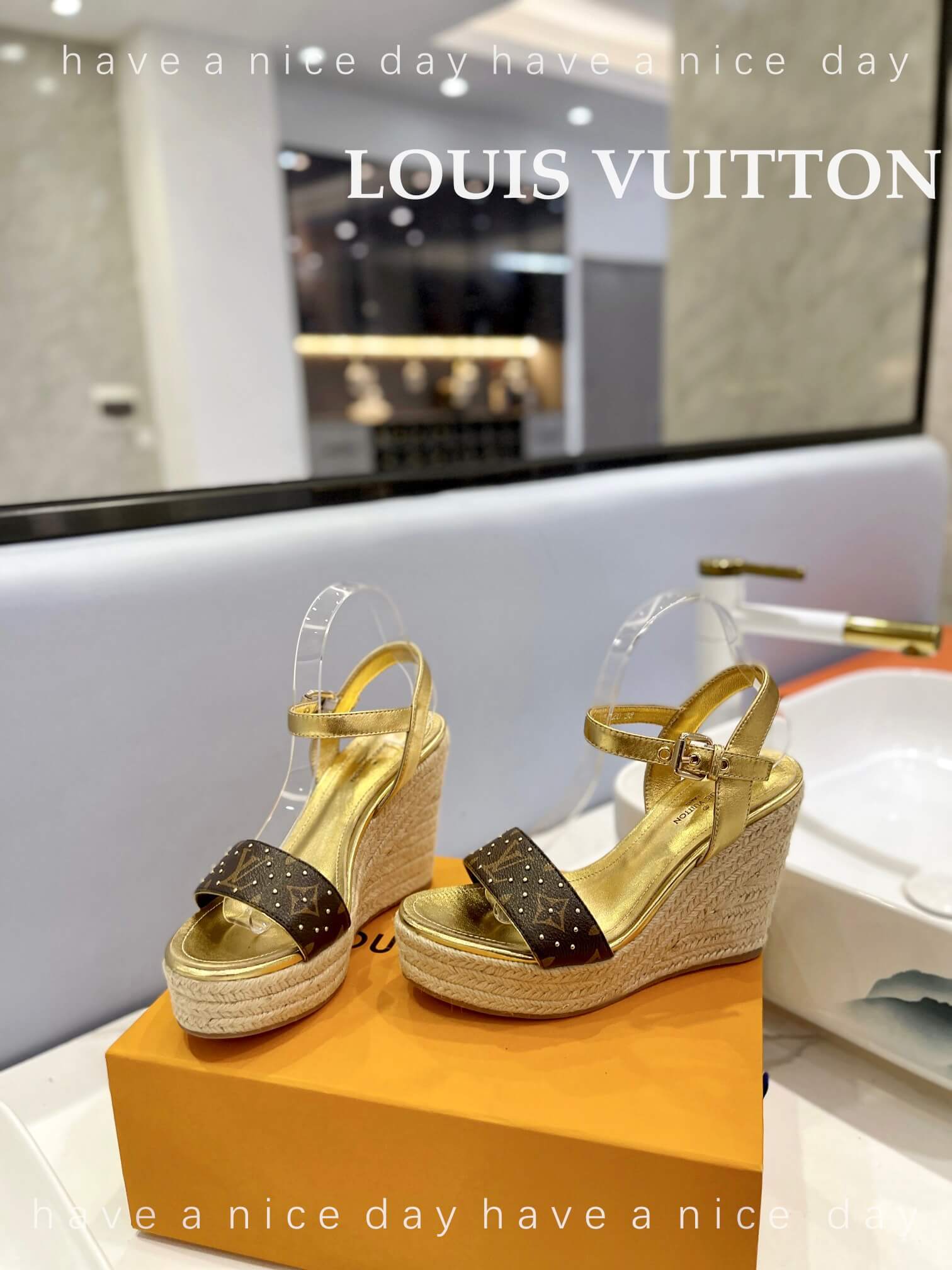 LOUIV Wedges