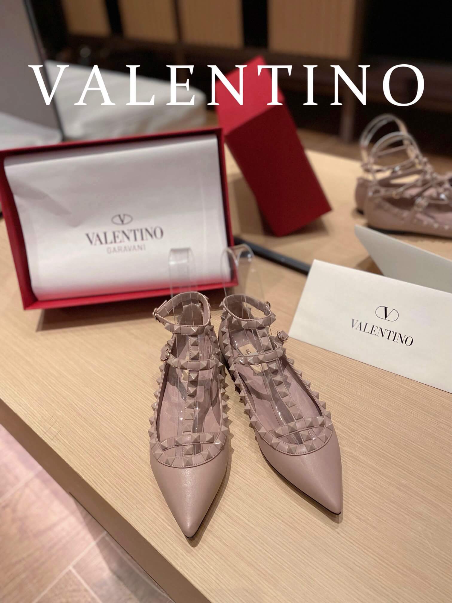VALEN Rockstuds Sandals