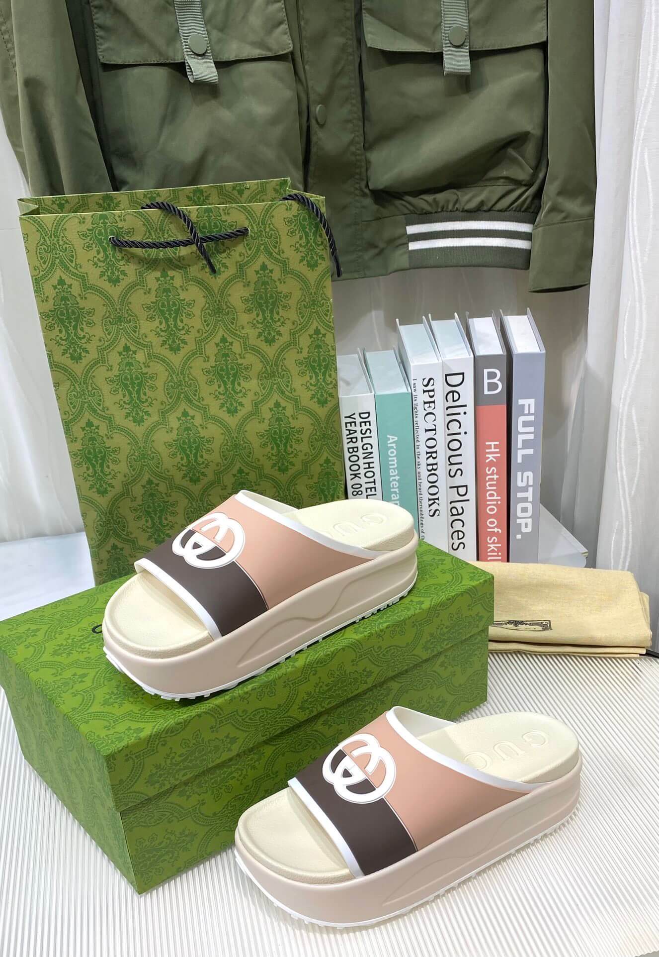 GG Rubber Platform Slides