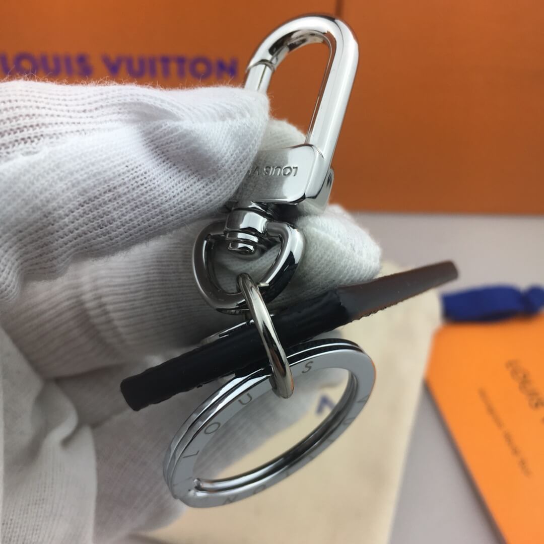 LOUIV Key Charm
