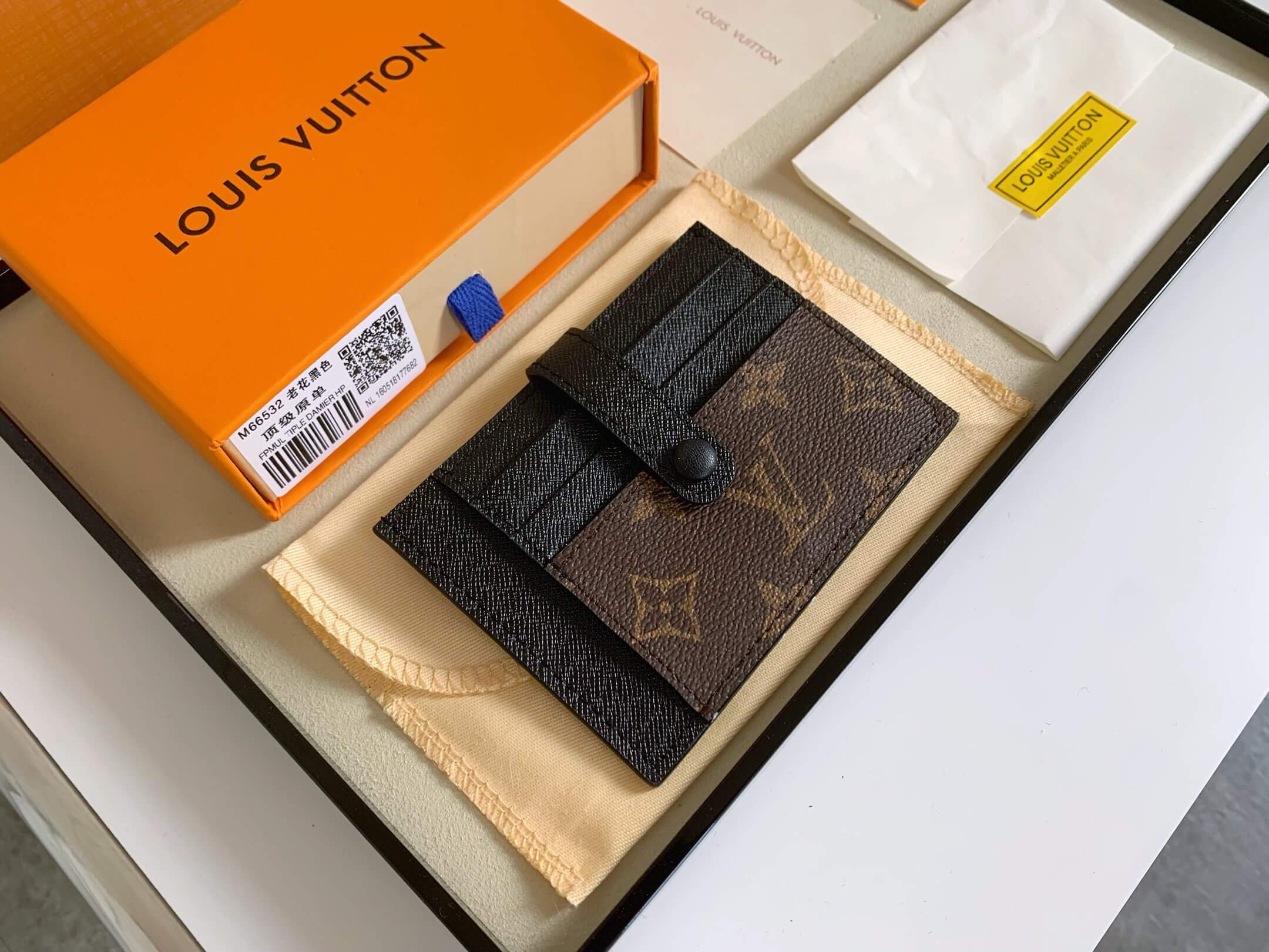 LOUIV Card Holder