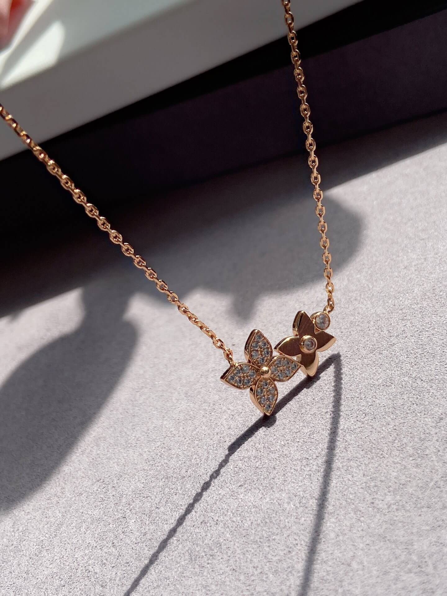 LOUIV Necklace