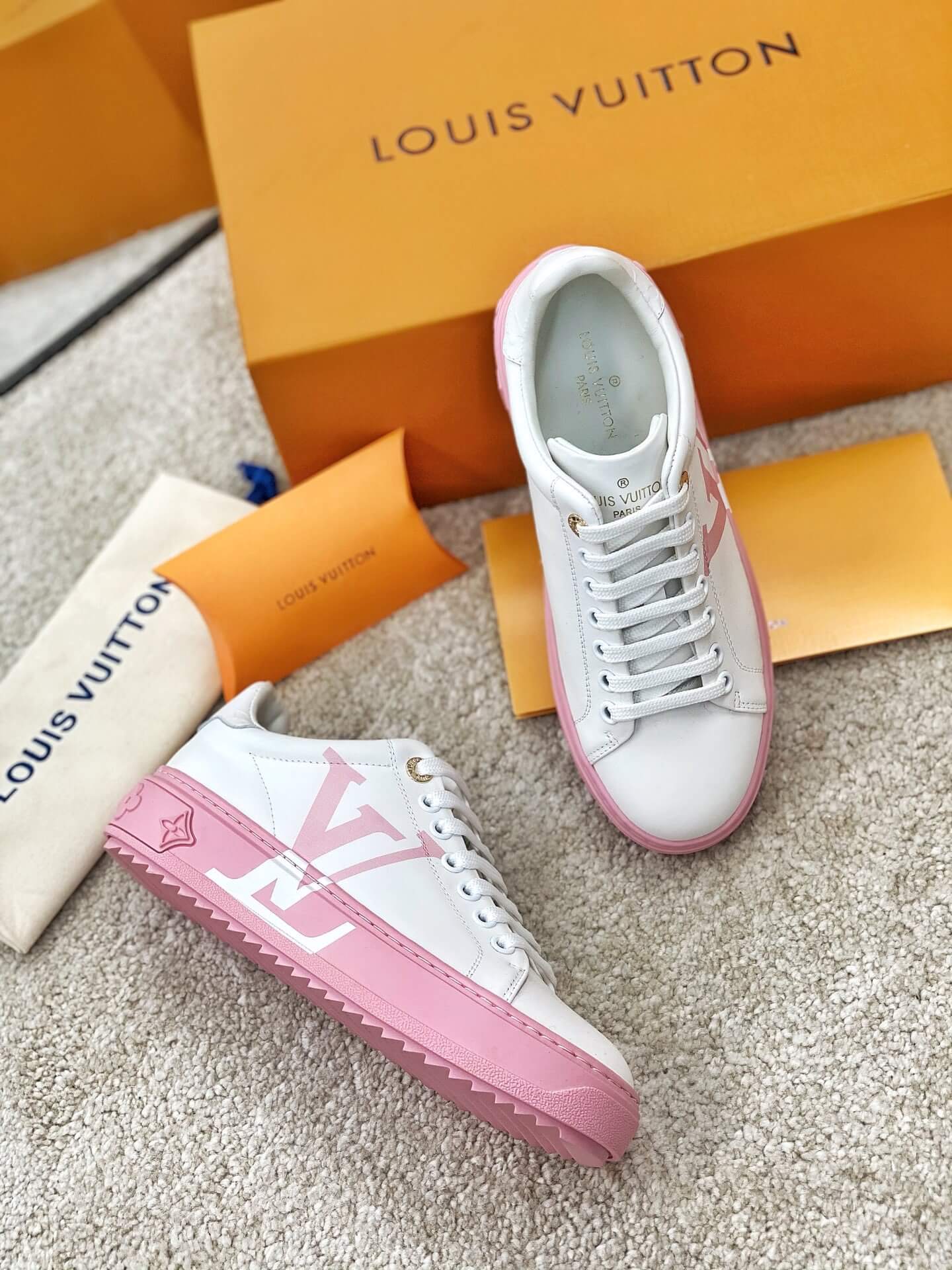 LOUIV Sneakers