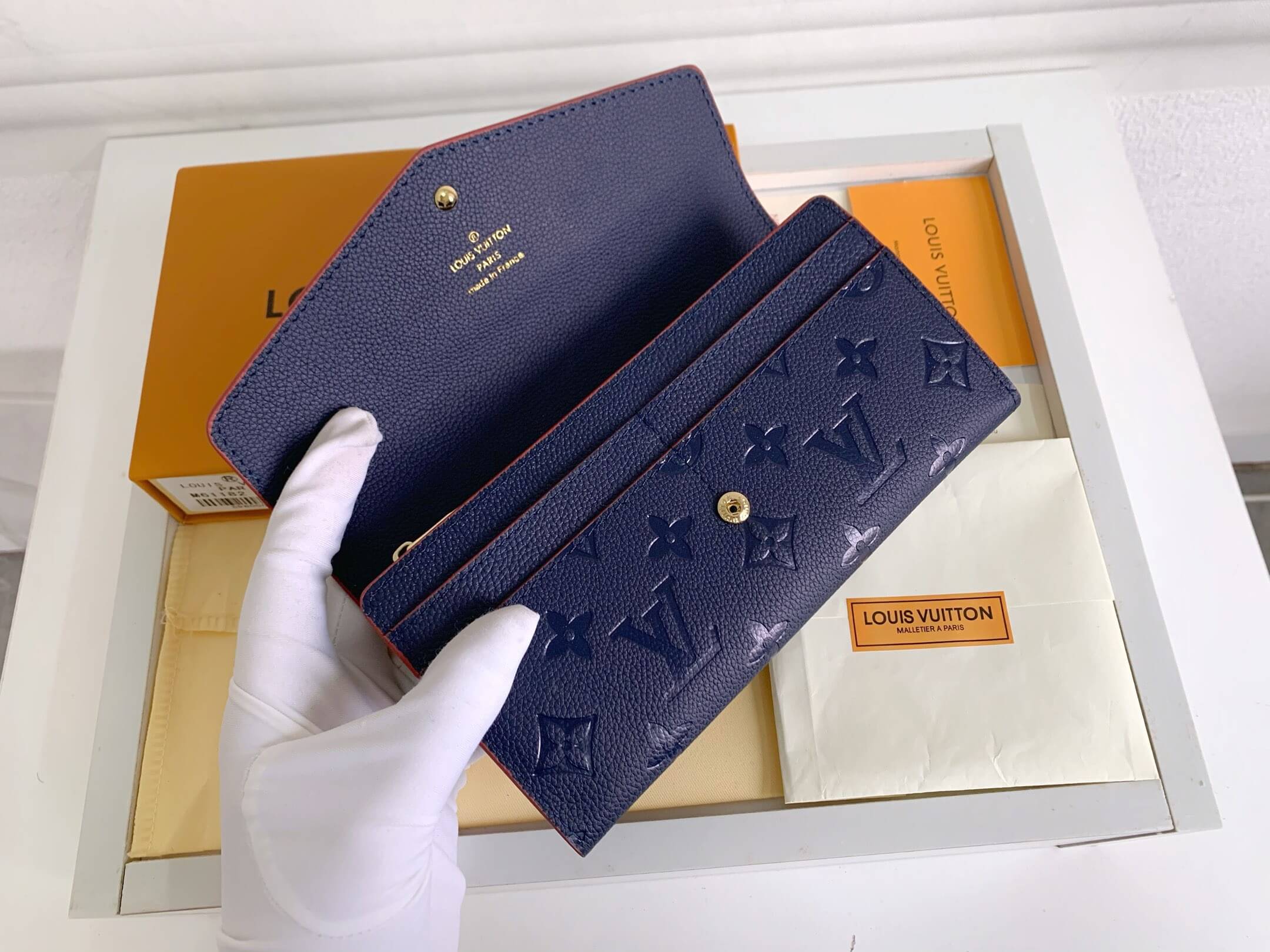 LOUIV Sarah Wallet