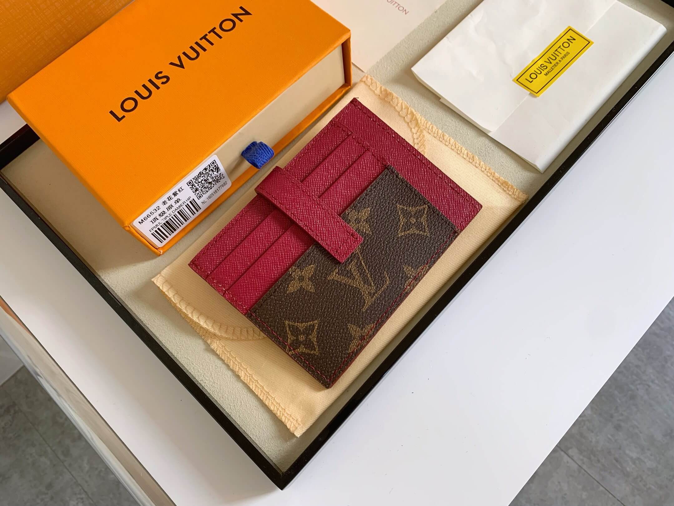 LOUIV Card Holder