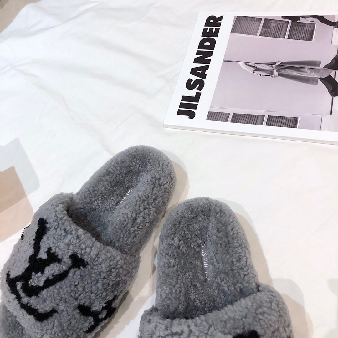 LOUIV Fur Slides