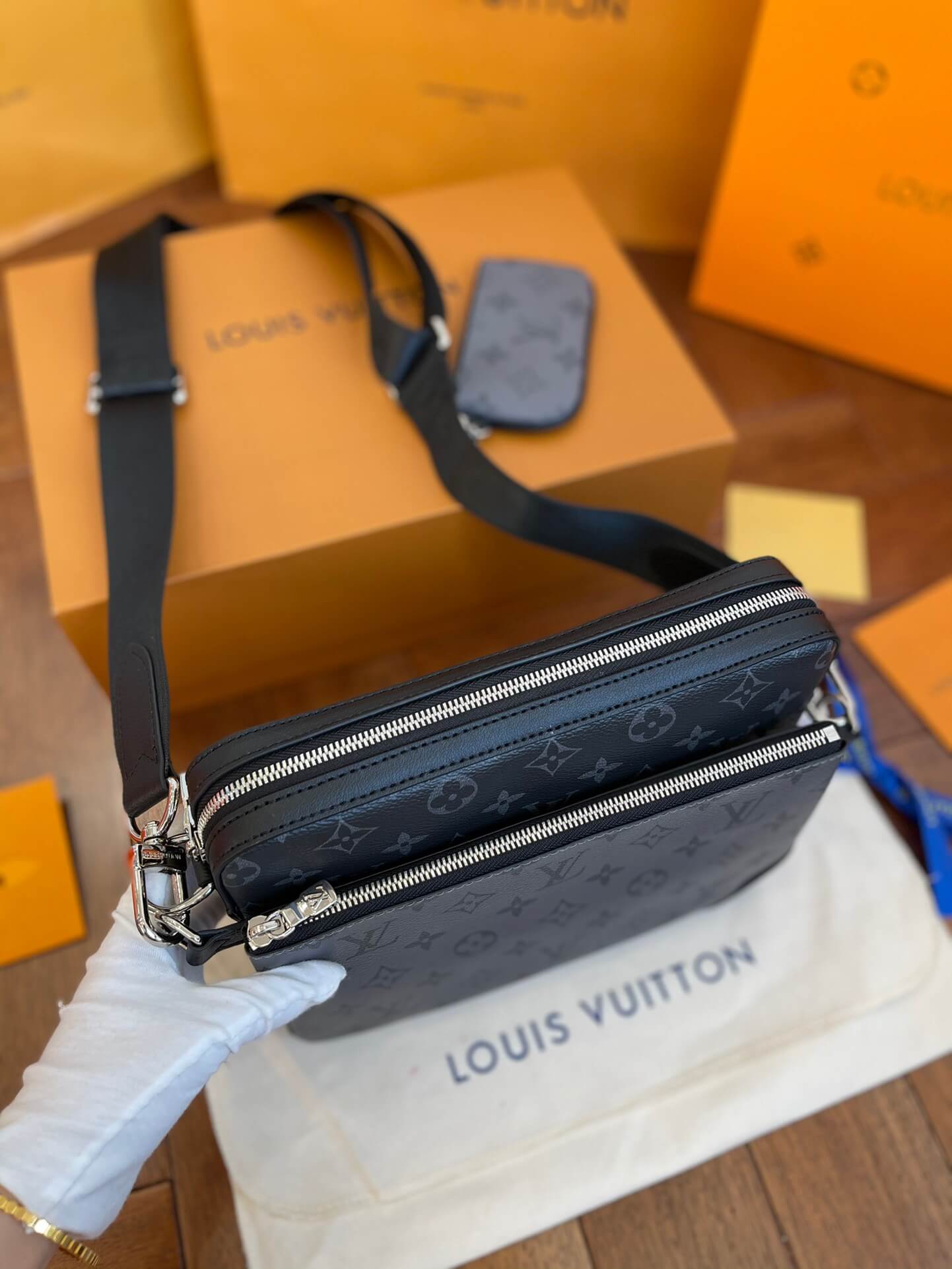 LOUIV Men Bag