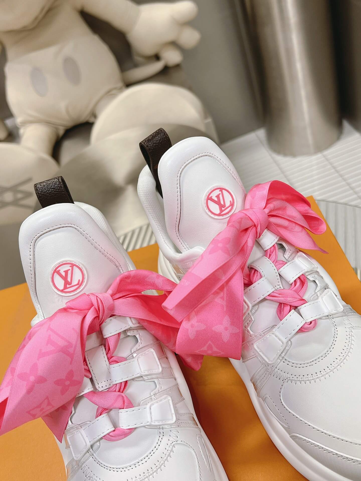 LOUIV Sneakers