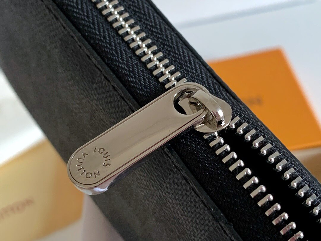 LOUIV Zippy Wallet