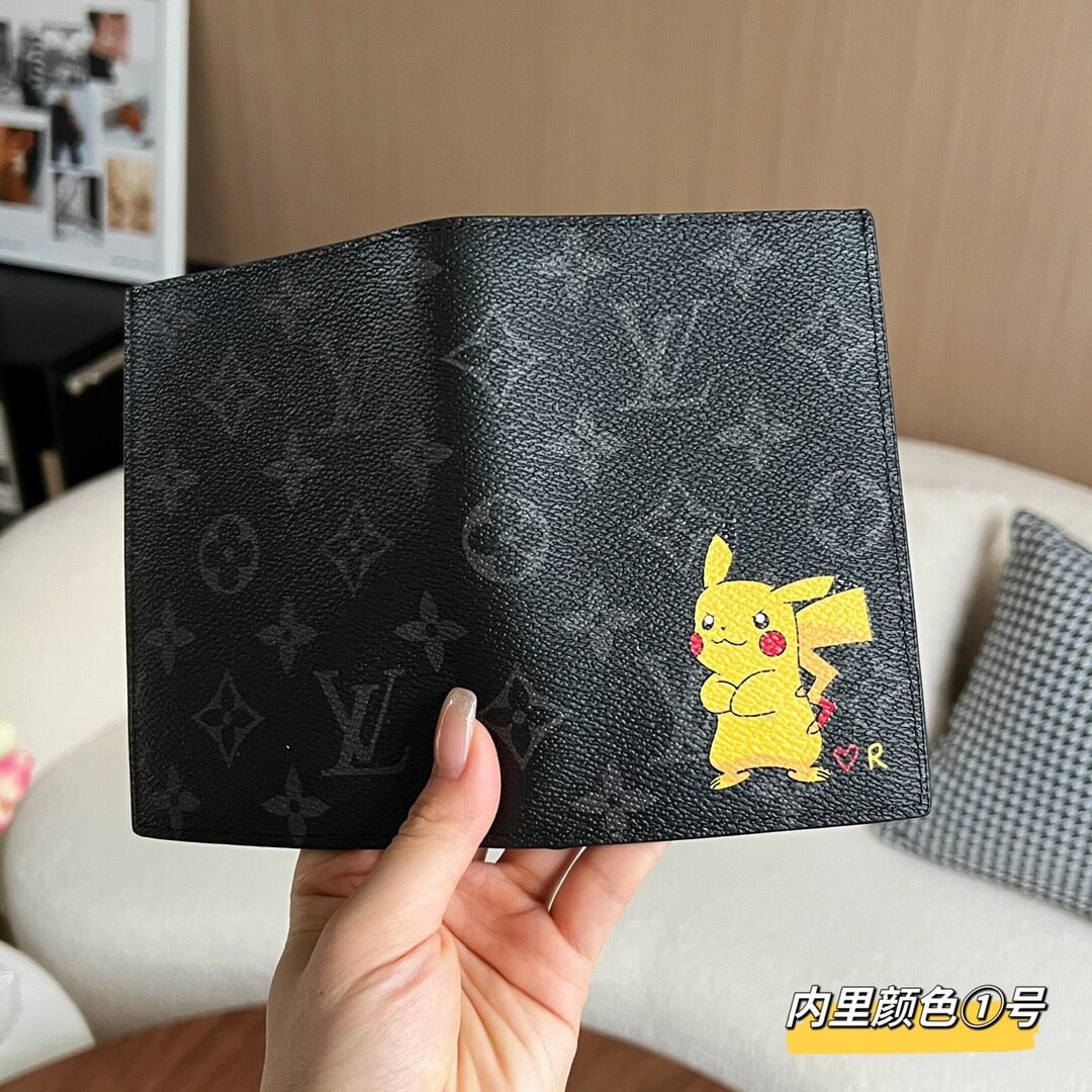LOUIV Passport Cover