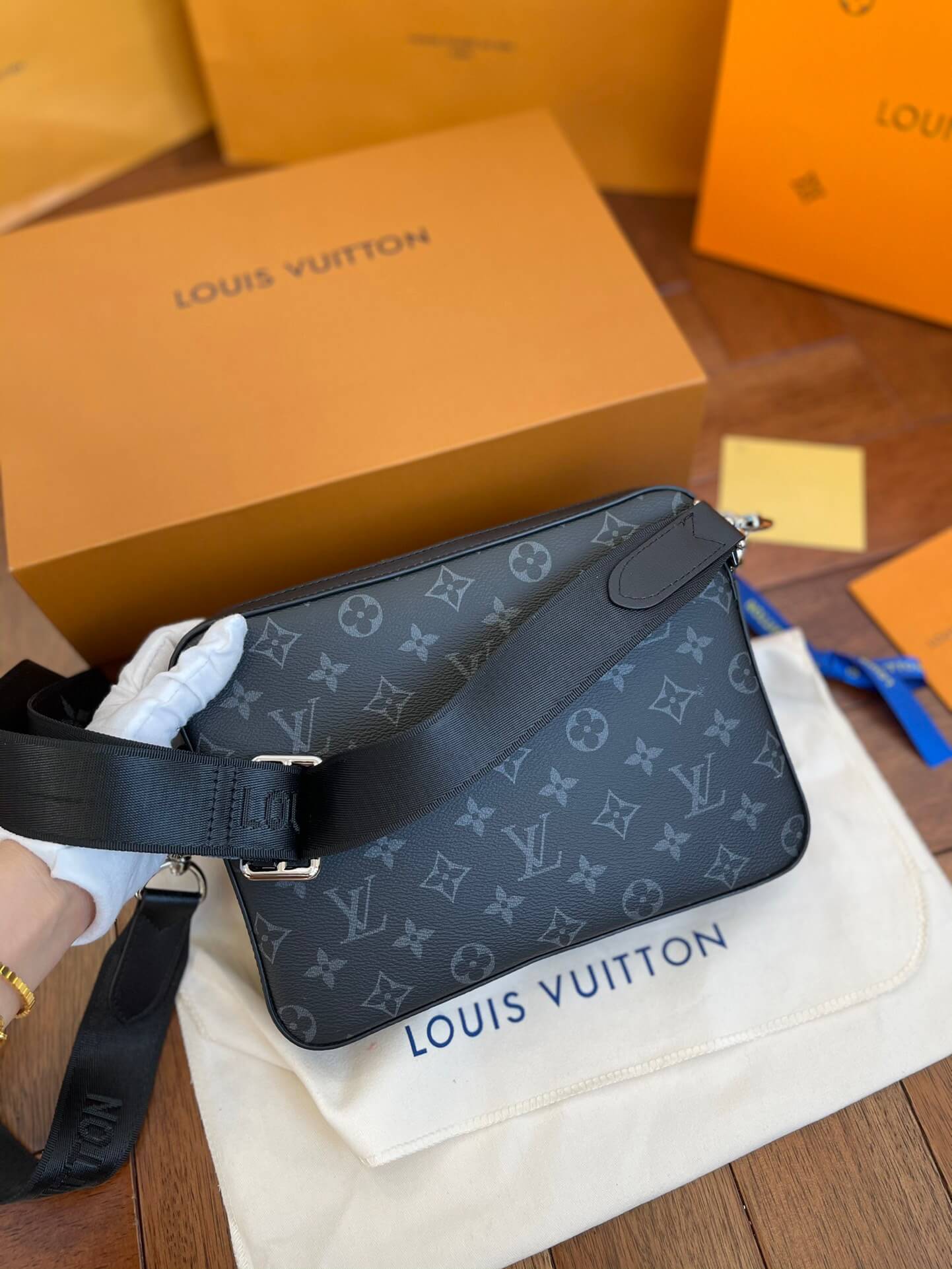 LOUIV Men Bag