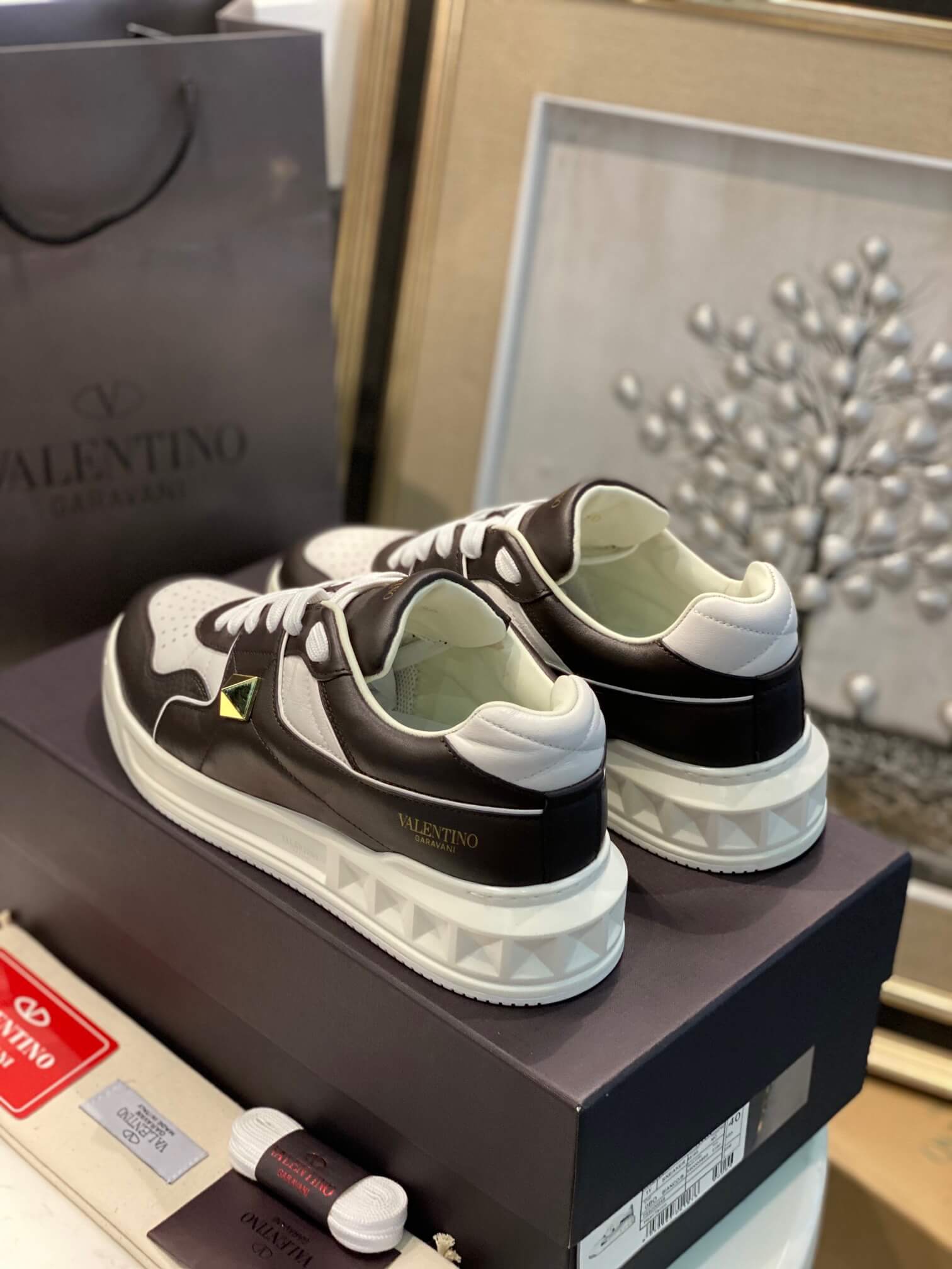 VALEN Sneakers