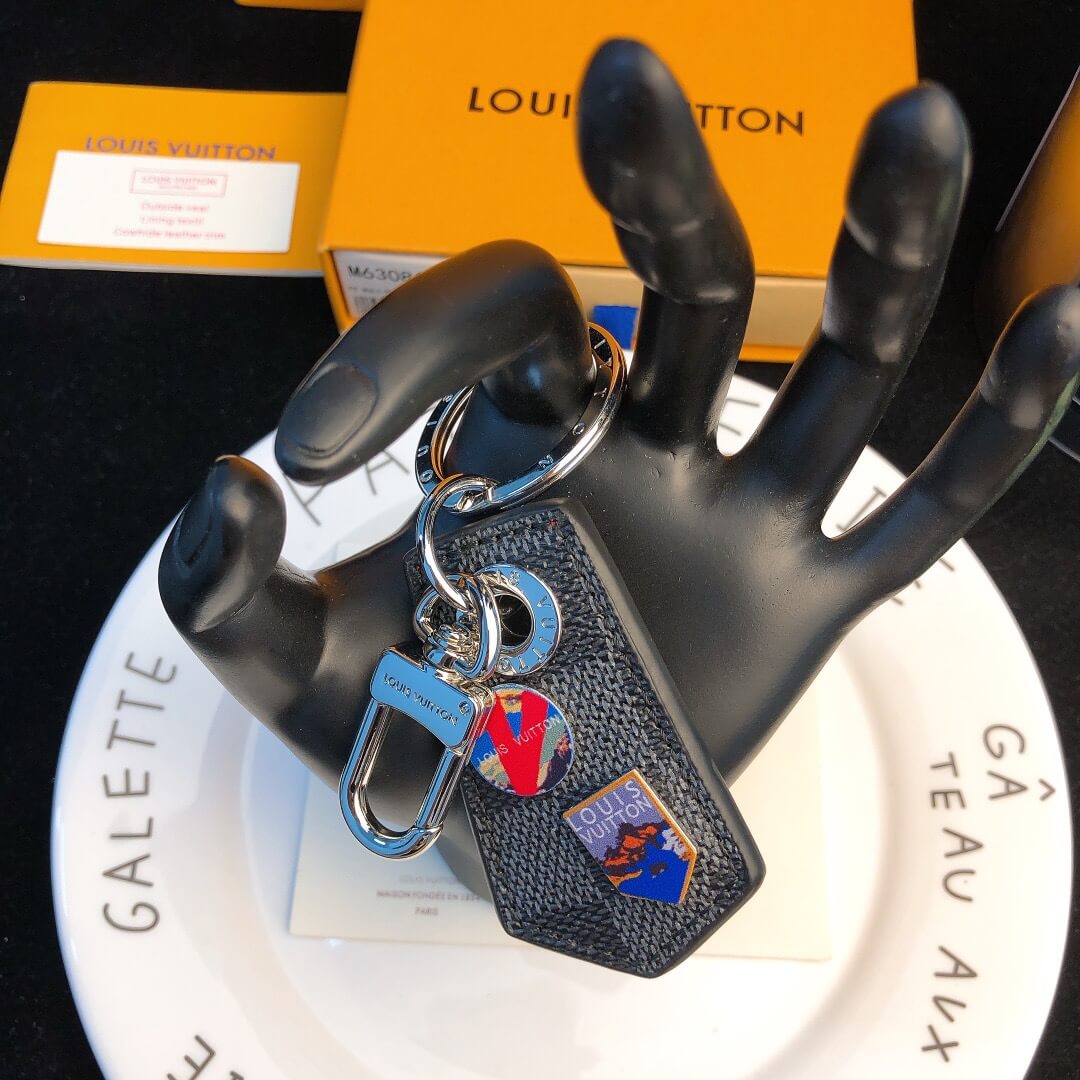 LOUIV Alpes Small Enchappe Key Charm