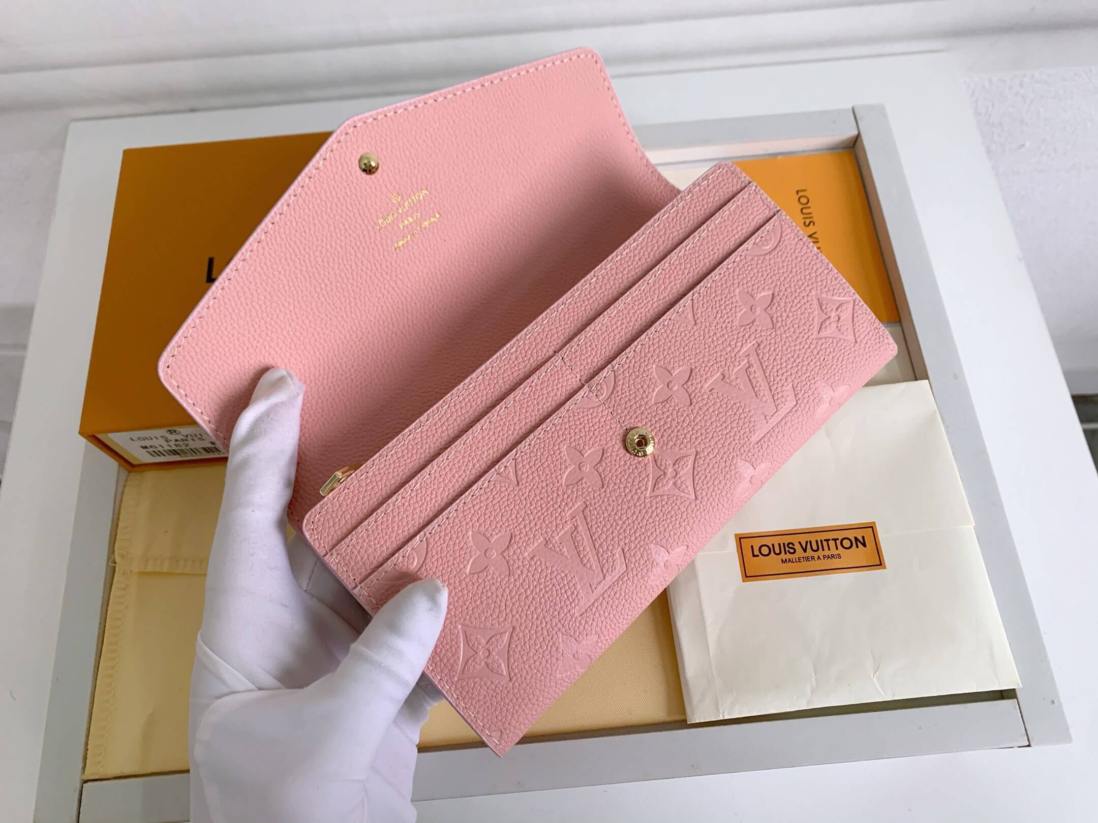LOUIV Sarah Wallet