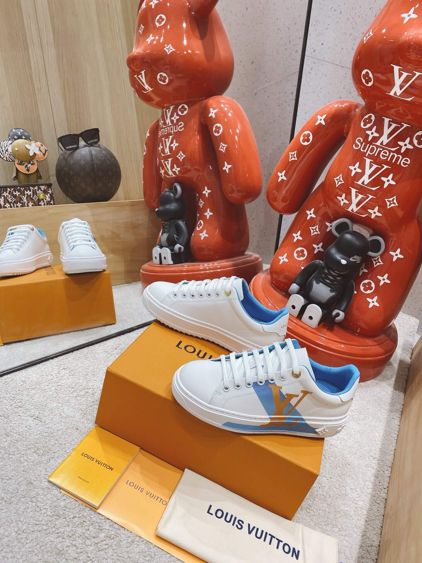 LOUIV Sneakers