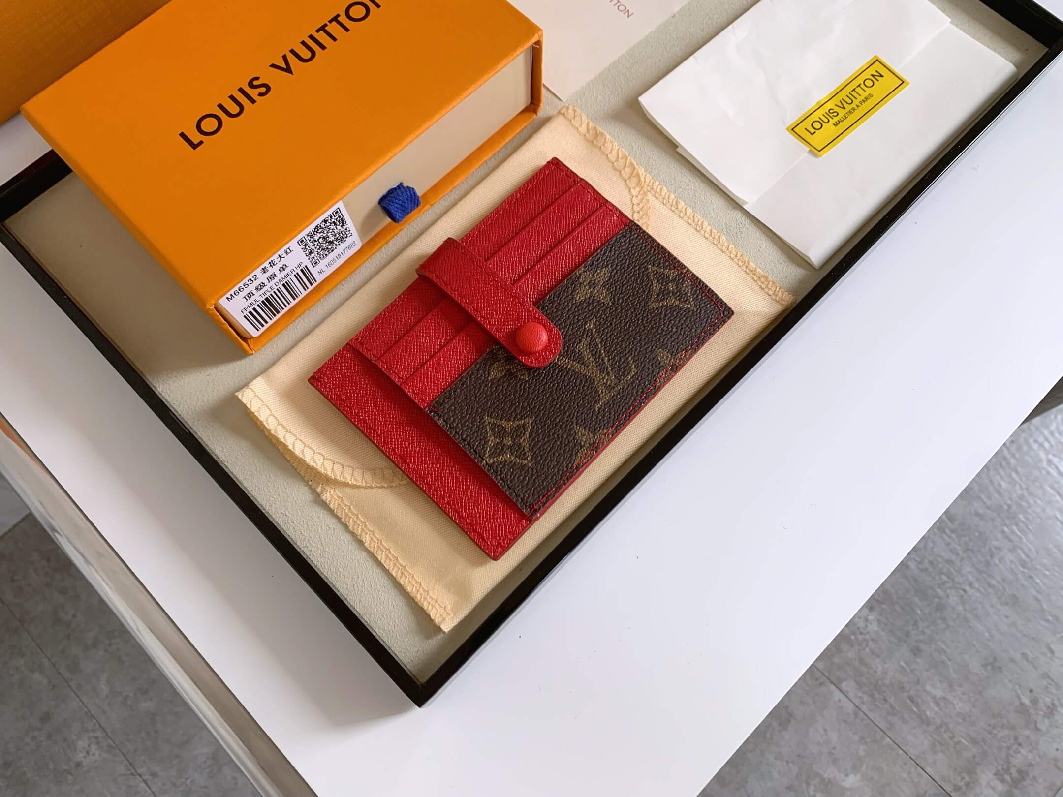 LOUIV Card Holder